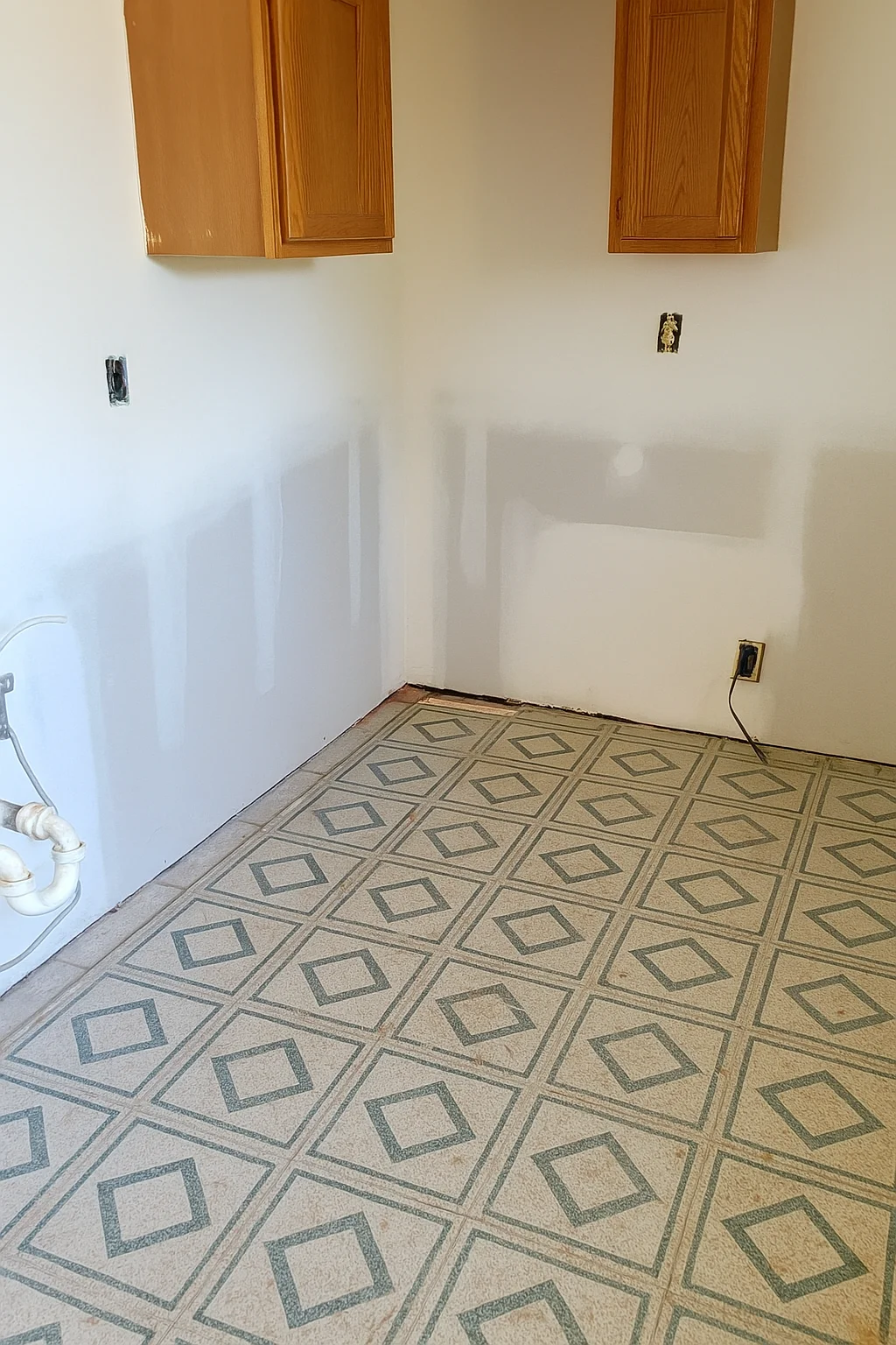 Procesul de aplicare a soluției de hidroizolație în casa din Titan