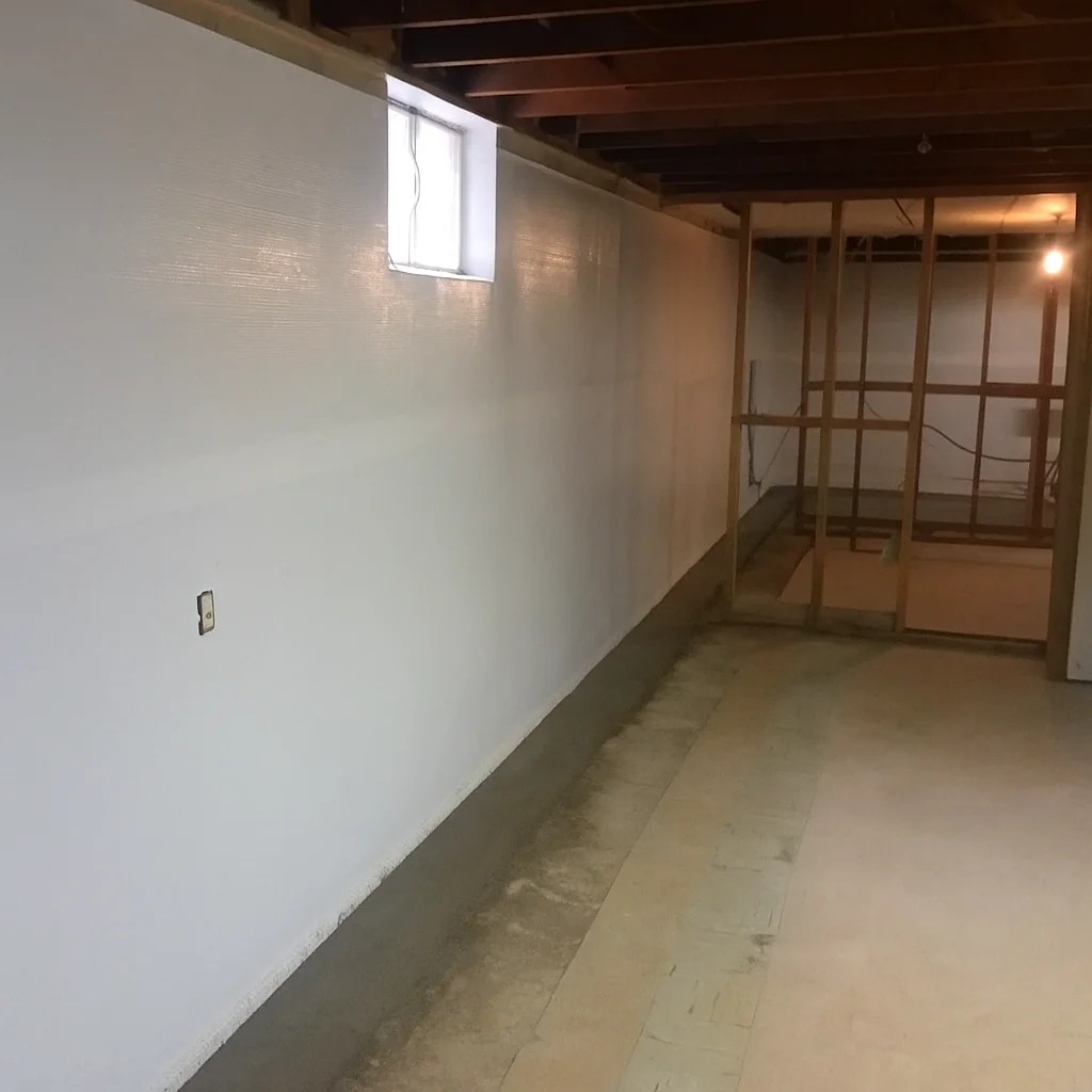 Subsol renovat în Drumul Taberei după hidroizolație